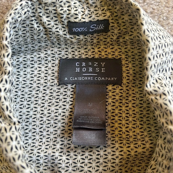 Crazy Horse Claiborne 100 %Silk Button Shirt Men Sz M Beige Short Sleeve Pocket - Picture 5 of 7